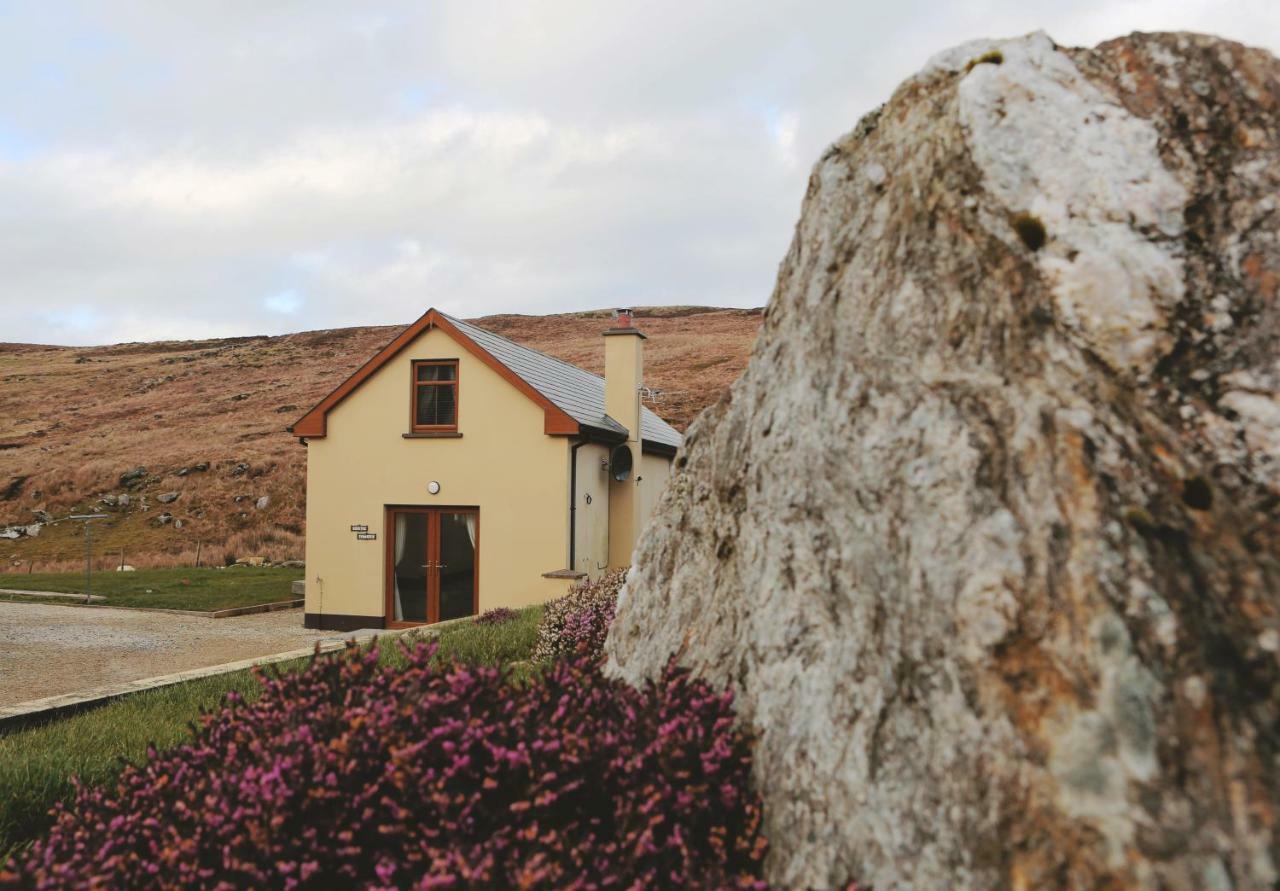 Dolmen Cottage Glencolumbkille Bagian luar foto